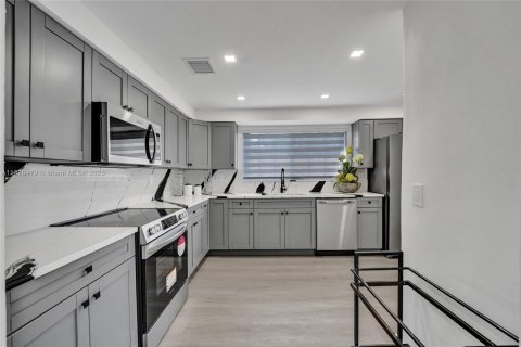 Villa ou maison à vendre à Hollywood, Floride: 3 chambres, 112.41 m2 № 1922908 - photo 7