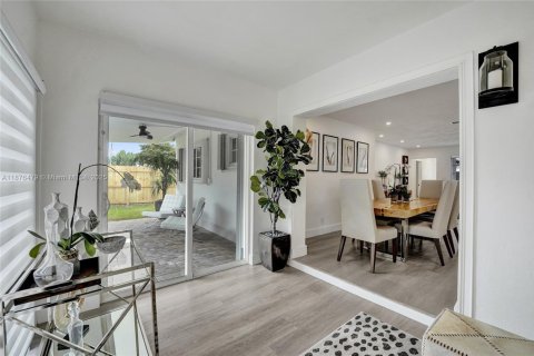 Villa ou maison à vendre à Hollywood, Floride: 3 chambres, 112.41 m2 № 1922908 - photo 19