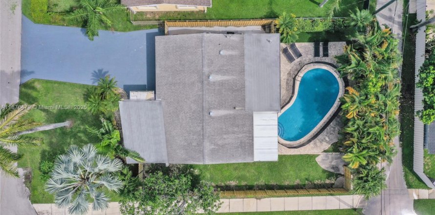 Villa ou maison à Hollywood, Floride 3 chambres, 112.41 m2 № 1922908