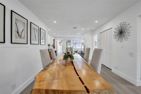 Villa ou maison à vendre à Hollywood, Floride: 3 chambres, 112.41 m2 № 1922908 - photo 4