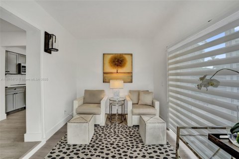 Villa ou maison à vendre à Hollywood, Floride: 3 chambres, 112.41 m2 № 1922908 - photo 23