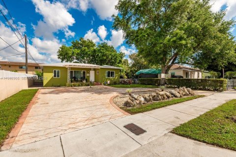 Купить виллу или дом в Майами, Флорида 3 спальни, 159.61м2, № 2052118 - фото 2