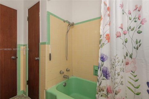 Купить виллу или дом в Майами, Флорида 3 спальни, 159.61м2, № 2052118 - фото 13