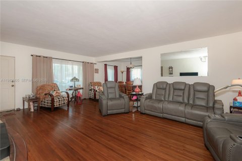 Купить виллу или дом в Майами, Флорида 3 спальни, 159.61м2, № 2052118 - фото 21