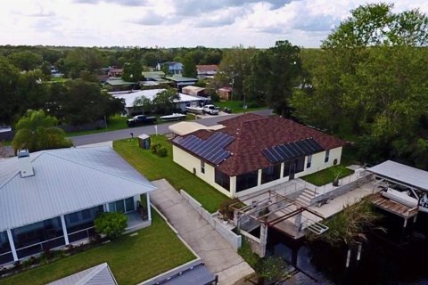 House in Haines City, Florida 4 bedrooms, 163.51 sq.m. № 1353013 - photo 2
