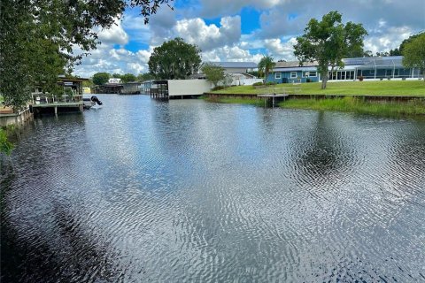 House in Haines City, Florida 4 bedrooms, 163.51 sq.m. № 1353013 - photo 7