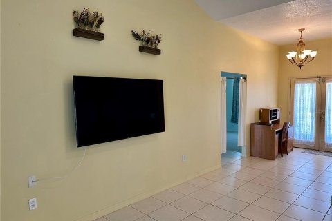 House in Haines City, Florida 4 bedrooms, 163.51 sq.m. № 1353013 - photo 15