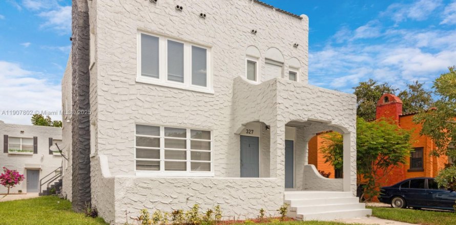 Casa en Fort Lauderdale, Florida 2 dormitorios, 422.33 m2 № 2012983