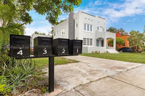 Casa en alquiler en Fort Lauderdale, Florida, 2 dormitorios, 422.33 m2 № 2012983 - foto 2