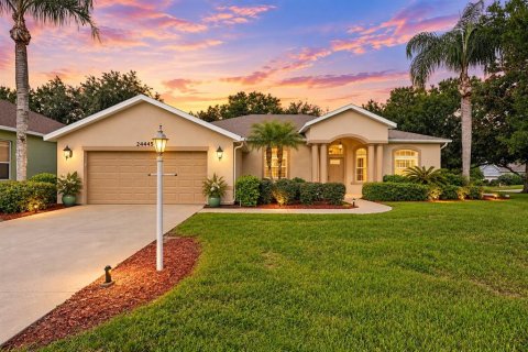 Casa en Leesburg, Florida 2 dormitorios, 190.54 m2 № 2386658