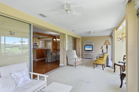 Condo in Sarasota, Florida, 2 bedrooms  № 2368715 - photo 27