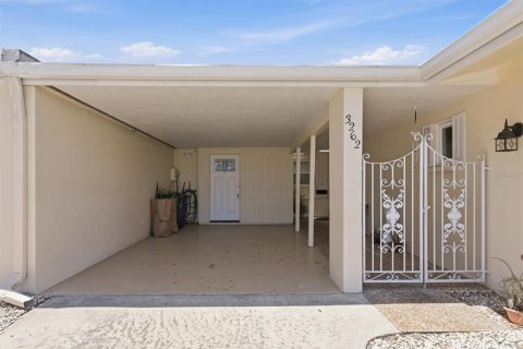 Condo in Sarasota, Florida, 2 bedrooms  № 2368715 - photo 3