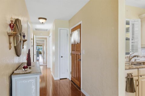 Condo in Sarasota, Florida, 2 bedrooms  № 2368715 - photo 6