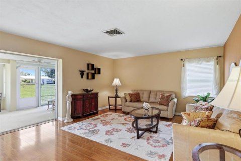 Condo in Sarasota, Florida, 2 bedrooms  № 2368715 - photo 8