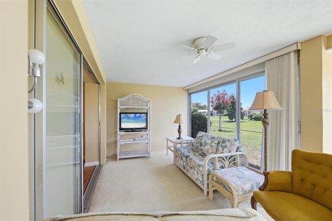 Condo in Sarasota, Florida, 2 bedrooms  № 2368715 - photo 25
