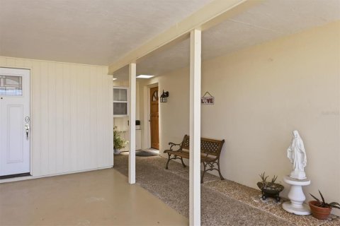 Condo in Sarasota, Florida, 2 bedrooms  № 2368715 - photo 4