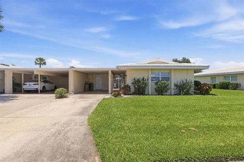 Condo in Sarasota, Florida, 2 bedrooms  № 2368715 - photo 2