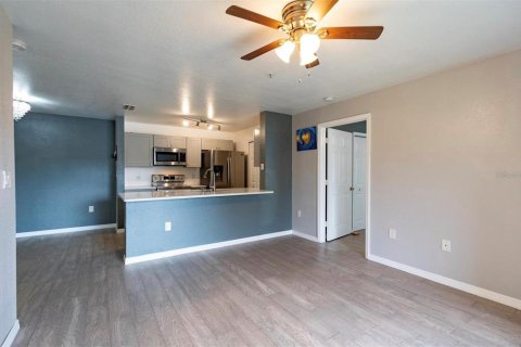 Condominio en alquiler en Orlando, Florida, 2 dormitorios, 96.9 m2 № 1877267 - foto 9