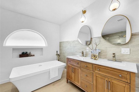 Casa en venta en Saint Petersburg, Florida, 5 dormitorios, 235.69 m2 № 1904735 - foto 20