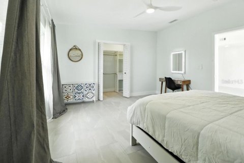 Casa en venta en Saint Petersburg, Florida, 5 dormitorios, 235.69 m2 № 1904735 - foto 27