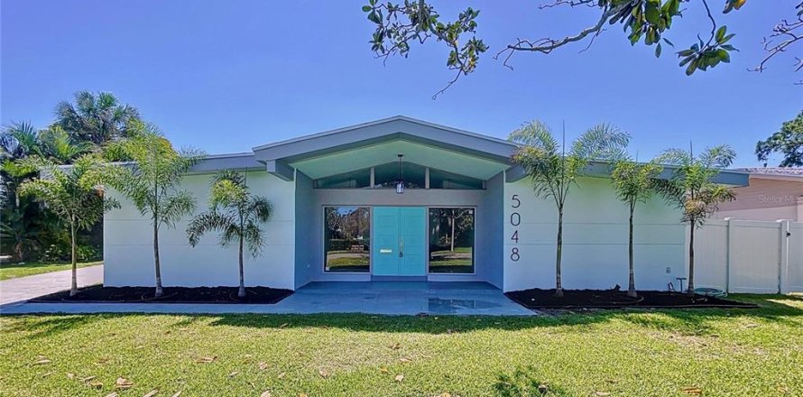 Casa en Saint Petersburg, Florida 5 dormitorios, 235.69 m2 № 1904735