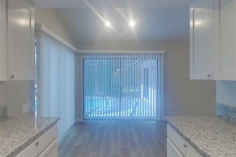 Villa ou maison à louer à Odessa, Floride: 4 chambres, 225.66 m2 № 1853309 - photo 7