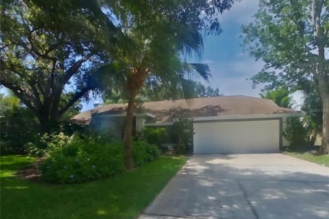 Villa ou maison à louer à Odessa, Floride: 4 chambres, 225.66 m2 № 1853309 - photo 1