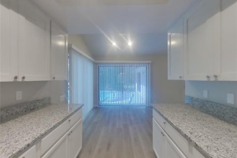 Villa ou maison à louer à Odessa, Floride: 4 chambres, 225.66 m2 № 1853309 - photo 9