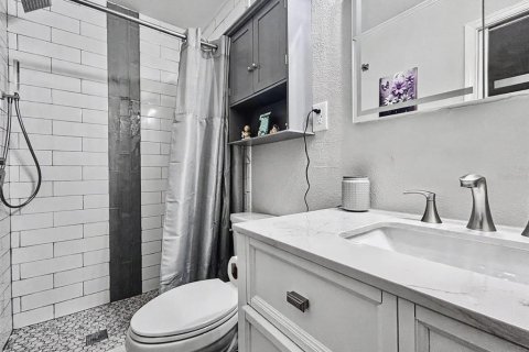 Casa en venta en Winter Haven, Florida, 4 dormitorios, 196.21 m2 № 2205533 - foto 29