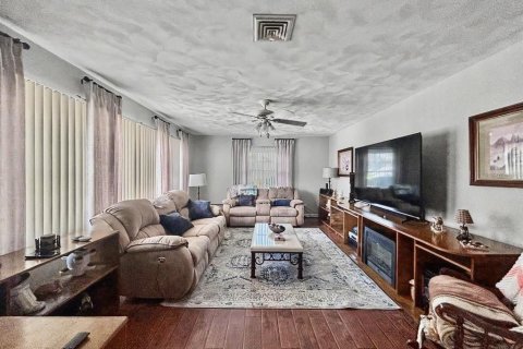 Casa en venta en Winter Haven, Florida, 4 dormitorios, 196.21 m2 № 2205533 - foto 7