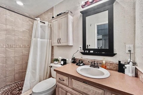 Casa en venta en Winter Haven, Florida, 4 dormitorios, 196.21 m2 № 2205533 - foto 24