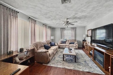 Casa en venta en Winter Haven, Florida, 4 dormitorios, 196.21 m2 № 2205533 - foto 5