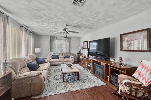 Casa en venta en Winter Haven, Florida, 4 dormitorios, 196.21 m2 № 2205533 - foto 8