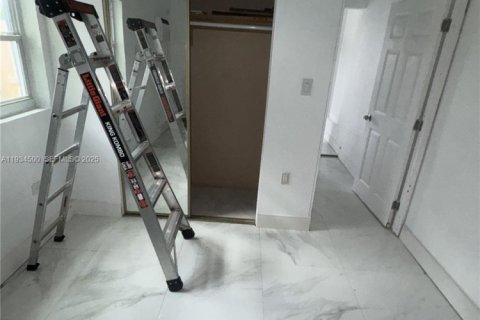 Casa en venta en Miami, Florida, 3 dormitorios, 117.15 m2 № 1993437 - foto 17