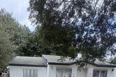 Casa en venta en Miami, Florida, 3 dormitorios, 117.15 m2 № 1993437 - foto 1