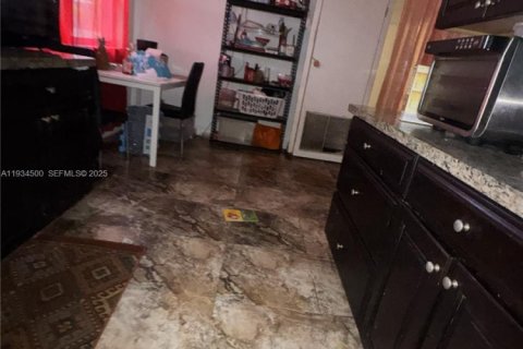 Casa en venta en Miami, Florida, 3 dormitorios, 117.15 m2 № 1993437 - foto 5