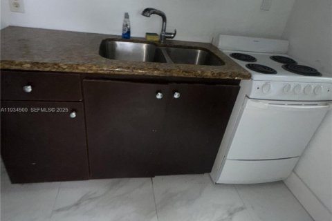 Casa en venta en Miami, Florida, 3 dormitorios, 117.15 m2 № 1993437 - foto 15