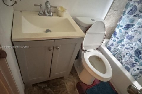 Casa en venta en Miami, Florida, 3 dormitorios, 117.15 m2 № 1993437 - foto 11