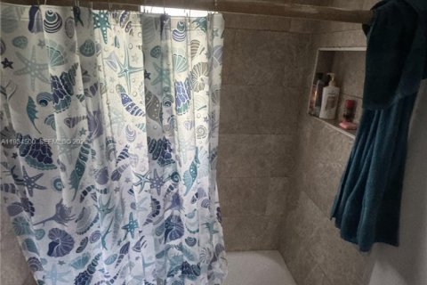 Casa en venta en Miami, Florida, 3 dormitorios, 117.15 m2 № 1993437 - foto 10