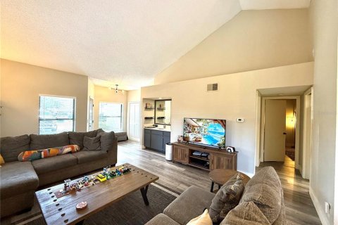 Condo in Palm Harbor, Florida, 2 bedrooms № 2225895 - photo 7