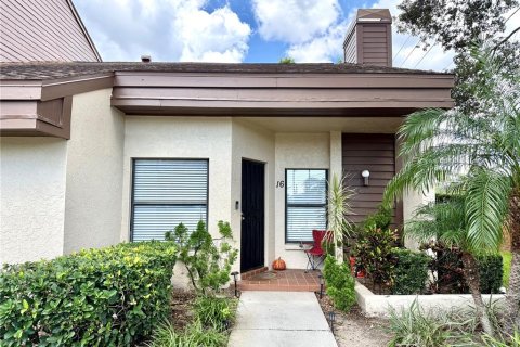 Condo in Palm Harbor, Florida, 2 bedrooms № 2225895 - photo 2
