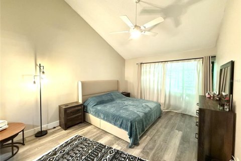 Condo in Palm Harbor, Florida, 2 bedrooms № 2225895 - photo 16
