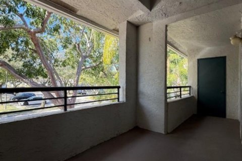 Condo in Coconut Creek, Florida, 2 bedrooms № 2054495 - photo 22