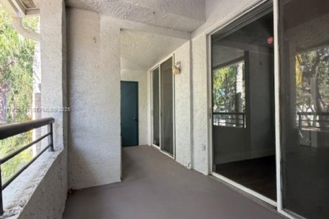 Condo in Coconut Creek, Florida, 2 bedrooms № 2054495 - photo 24