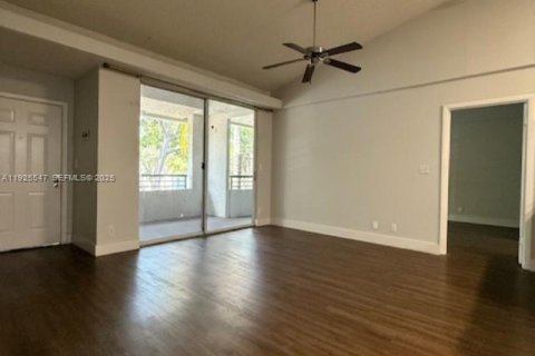 Condo in Coconut Creek, Florida, 2 bedrooms № 2054495 - photo 3