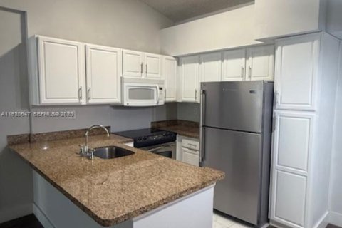 Condo in Coconut Creek, Florida, 2 bedrooms № 2054495 - photo 5