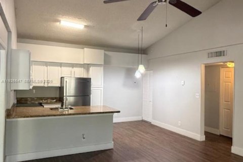 Condo in Coconut Creek, Florida, 2 bedrooms № 2054495 - photo 7