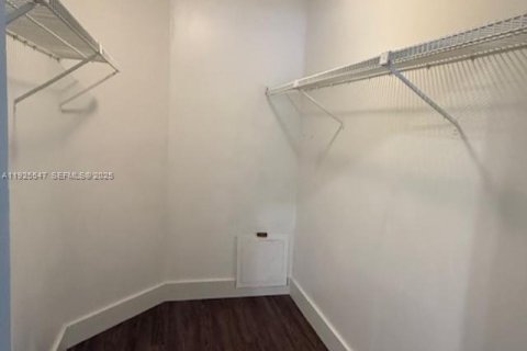 Condo in Coconut Creek, Florida, 2 bedrooms № 2054495 - photo 13