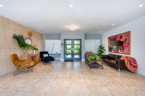 Villa ou maison à vendre à Coral Gables, Floride: 4 chambres, 251.77 m2 № 1923999 - photo 20