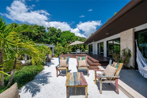 Villa ou maison à vendre à Coral Gables, Floride: 4 chambres, 251.77 m2 № 1923999 - photo 15